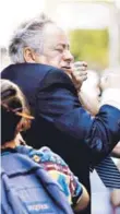  ??  ?? El presidente del TC fue atacado por manifestan­tes.