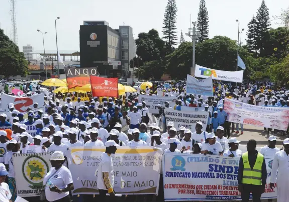  ?? JOÃO GOMES | EDIÇÕES NOVEMBRO ?? Na declaração lida no final da marcha em Luanda os sindicatos afirmam que as políticas económicas não têm estado a gerar bem-estar e qualidade de vida