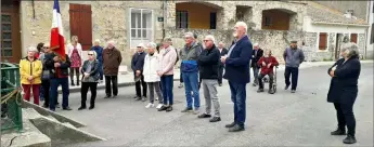  ?? ?? Une assemblée clairsemée mais attentive