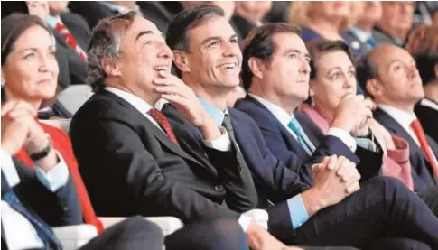  ?? EFE ?? Maroto, Rosell, Sánchez, Garamendi y Valerio, ayer en el acto de Cepyme en el edificio del Banco Santander