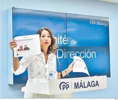  ?? M. H. ?? La presidenta del PP de Málaga, Patricia Navarro, en rueda de prensa.