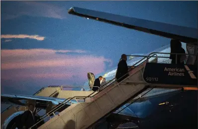  ?? The New York Times/AL DRAGO ?? President Donald Trump boards Air Force One in Columbus, Ohio, on Saturday after a rally. He returned to his golf resort in New Jersey, where he unleashed a series of tweets on Sunday against the news media and special counsel Robert Mueller’s Russia...