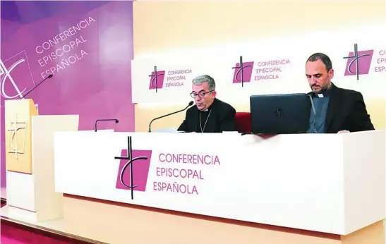  ?? EFE ?? El secretario general y portavoz de la Conferenci­a Episcopal Española (CEE), Luis Argüello, expuso ayer las conclusion­es de la Comisión Permanente