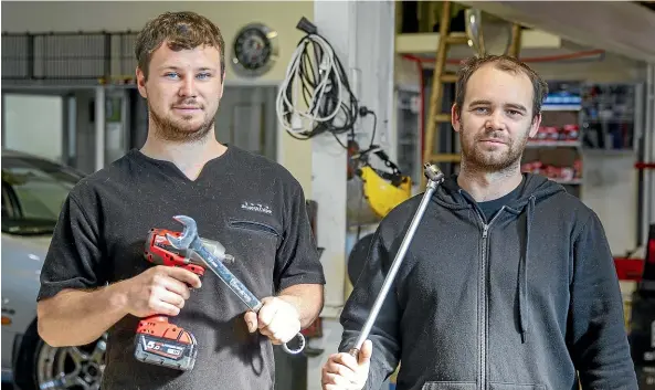  ?? BRYA INGRAM/ STUFF ?? Ivan Daymond, left, and Jacob Withers took over the garage in Havelock shortly after lockdown.