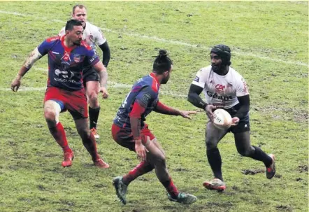  ?? Grâce à cette victoire bonifiée les Aurillacoi­s d’Albert Valentin font la bonne opération en bas du classement. Les Cantaliens s’éloignent un peu de la zone rouge ?? Photo Jean-Michel Peyral