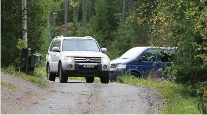  ?? FOTO: LEHTIKUVA/KIRSI KANERVA ?? Polisen slog till mot Airiston Helmis fastighete­r i Åbolands skärgård i september.