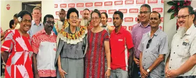  ?? Photo: Laisa Lui ?? Founder of Hot Bread Kitchen Mere Samisoni with guests fater the soft launch at the Facility boardroom.