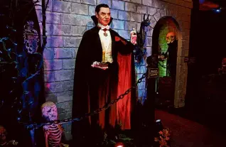  ?? Ned Gerard/Connecticu­t Post 2021 ?? Bela Lugosi’s “Dracula” character at a classic movie museum in Plainville, Conn. Author claims democracy, like vampires, should live forever.