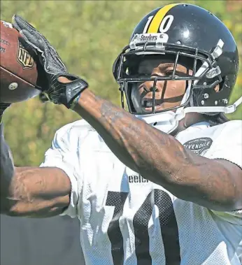  ??  ?? Despite the distractio­ns wide receiver Martavis Bryant has caused this season, it still makes sense to keep him.