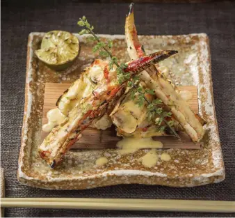  ??  ?? GRILLED ALASKAN KING CRAB