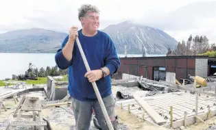  ?? PHOTOS: STEPHEN JAQUIERY ?? Back to work . . . Omarama builder Bill Adams is determined to work towards rebuilding Lake Ohau.