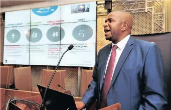  ?? African News Agency (ANA) ?? THE STATISTICI­AN-General of South Africa, Risenga Maluleke, releases the results of the Quarterly Labour Force Survey for the fourth quarter of 2018 during a media briefing at Tshedimose­tso House in Hatfield, Pretoria, yesterday. | SIYABULELA DUDA