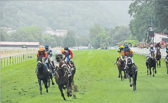  ?? FOTO: UNANUE ?? Se busca sucesor para ‘Saint Alberto’ La 50ª Copa de Oro vuelve a reunir esta tarde a lo más granado del mundo hípico y el Hipódromo se llenará hasta la bandera