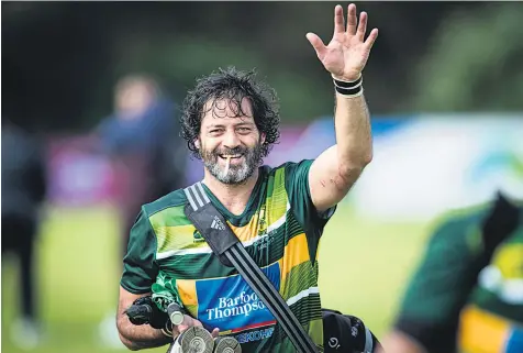  ?? Picture / Jason Oxenham ?? Willie Apiata leaves the pitch, cigarette in mouth, after the fulltime whistle in the World Masters Games 30s rugby gold medal final between Team Barfoot & Thompson ( featuring Apiata) and North Western Allies at the Pakuranga Rugby Club at Lloyd...