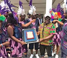  ??  ?? Ayade receiving the award