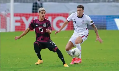  ??  ?? Mexico’s Uriel Antuna, left, scored the lone goal in a 1-0 win over the United States on Wednesday in Guadalajar­a. Photograph: Jam Media/ Getty Images