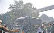  ?? ANI ?? A police van leaves with Aaftab Poonawala after the narco test.