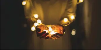  ?? (Josh Boot/Unsplash) ?? THE GIFT of electricit­y: Shabbat in the light.