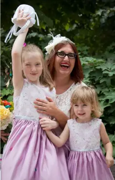  ??  ?? Sadie with her flower girls Colette, at left, and Iris. — Photo by Dani Pierce Steuber for The Washington Post