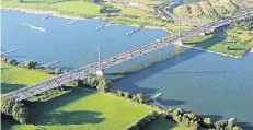  ?? FOTO: MISERIUS ?? Der geplante Neubau der A1-Rheinbrück­e ist das größte Bauprojekt des Landes. Im Herbst soll es losgehen – noch steht aber ein Gerichtsur­teil aus.