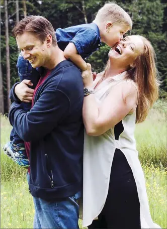  ?? Photo contribute­d ?? Jeremy McGoran with his wife, Mare, and son, Thomas, during happier times.