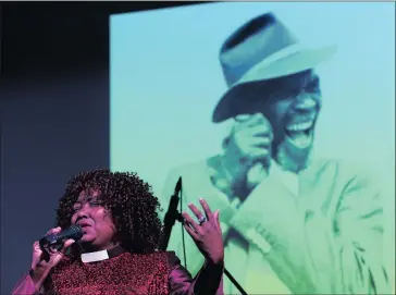  ?? Picture: MATTHEWS BALOYI ?? SAD SONG: Apostle Lunga KaMangcu performs during Ray Phiri’s memorial service held at the Baseline in Johannesbu­rg.