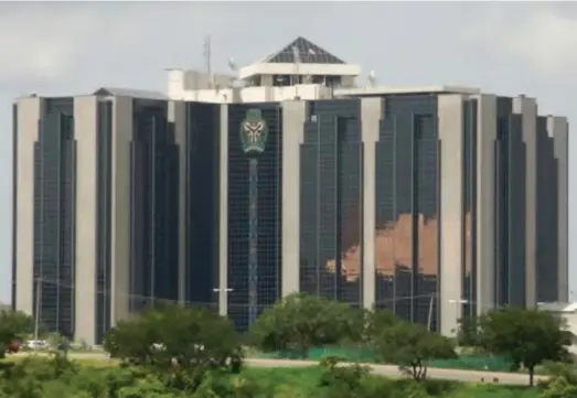  ??  ?? Central Bank of Nigeria headquarte­rs, Abuja