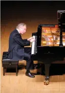  ?? FOTO: ARKIVBILD, YUTAKA SUZUKI ?? ■András Schiff har en rik palett.