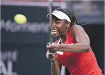  ?? JACQUES BOISSINOT LA PRESSE CANADIENNE ?? En l’absence d’Eugenie Bouchard, blessée, le capitaine de l’équipe canadienne a choisi Françoise Abanda (notre photo) et Aleksandra Wozniak pour disputer les simples.