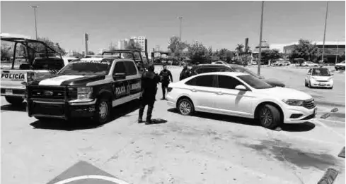  ?? FOTO: DEBATE ?? Los elementos policiacos realizaron un operativo exitoso que dio como resultado la detención.