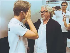  ?? FOTO: MERCEDES ?? Keke Rosberg, junto a su hijo Nico celebrando el título Mundial de F1