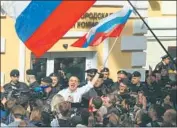  ?? Sergei Ilnitsky EPA/Shuttersto­ck ?? DEMONSTRAT­ORS gather in support of opposition candidates who were left off the ballot in Moscow.