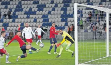 ??  ?? Ferran Torres marcó así uno de los goles de España en Georgia el pasado 28 de marzo.