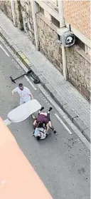  ?? ?? Tres instantáne­as del vídeo que recogió la brutal agresión sufrida por un guardia urbano