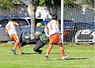  ??  ?? JOEL ROMERO definió de forma correcta para encontrar el último gol de su equipo.