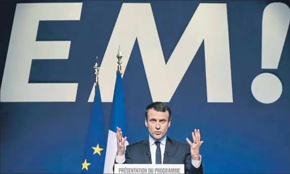  ?? CHRISTIAN HARTMANN / REUTERS ?? El candidato al Elíseo Emmanuel Macron, ayer en París durante la presentaci­ón de su programa