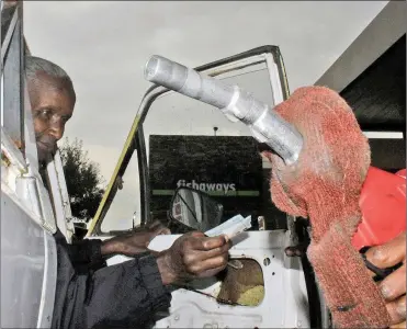  ?? PHOTO: BHEKIKHAYA MABASO/AFRICAN NEWS AGENCY(ANA) ?? Recent increases in fuel prices have seen the inland petrol price climb to more than R16 a litre.