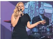 ?? FOTO: DPA ?? Barbara Schöneberg­er singt auch im TV – hier bei der JoséCarrer­as-Gala in Leipzig vor zwei Jahren.