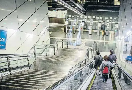  ?? LLIBERT TEIXIDÓ / ARCHIVO ?? Largos tramos de escaleras convierten en inaccesibl­es 15 estaciones de metro