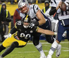  ?? DON WRIGHT / ASSOCIATED PRESS ?? If you’re looking strictly at left tackles, the Patriots’ Nate Solder (77) is the Browns’ only legitimate free-agent option for replacing Joe Thomas.