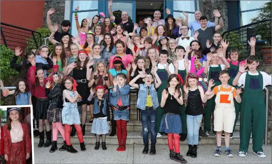  ??  ?? ABOVE: Cast pictured at the launch of Rathnure Pantomime Society’s production of ‘Uptown Girl’ in the Riverside Park Hotel. INSET