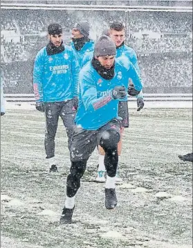  ?? FOTO: REAL MADRID ?? El Real Madrid se entrenó bajo la nieve que hoy le espera en Pamplona