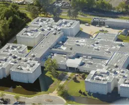  ?? STEPHEN M. KATZ/STAFF ?? An aerial view of the Hampton Roads Regional Jail on Aug. 8, 2019.