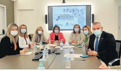  ?? M. G. ?? La consejera de Salud, Catalina García, en el centro durante la presentaci­ón en Jaén.