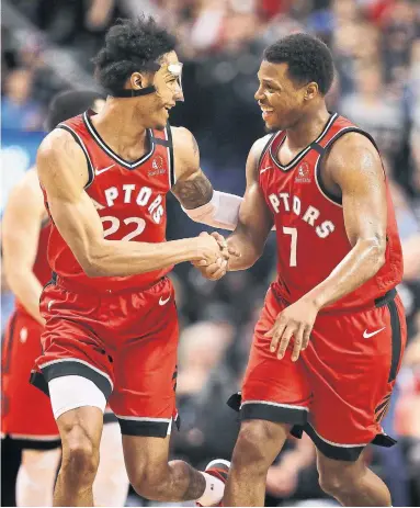  ?? RICHARD LAUTENS TORONTO STAR ?? Patrick McCaw, Kyle Lowry and the Raptors are having fun with the win streak that reached 15 games Monday night.