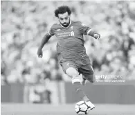  ??  ?? Mohamed Salah vole toujours plus haut