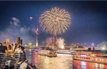  ?? RP-FOTO: A. ENDERMANN ?? Einer der Höhepunkte des Düsseldorf­er Event-Jahres wird das Feuerwerk der Rheinkirme­s am 19. Juli.