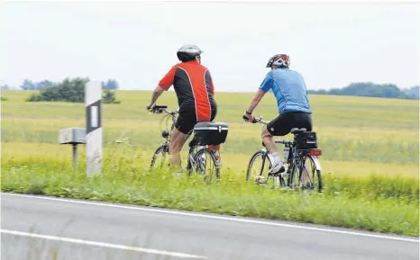  ?? FOTO: ARCHIV ?? Den Radwegebau wollen alle Fraktionen im Kreistag des Alb-Donau-Kreises forcieren. Doch stünden nicht genügend Landesmitt­el zur Verfügung, hieß es am Montag im Kreistag.