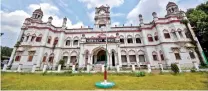  ?? ?? The historic Sultan Palace in the heart of the city, in Patna