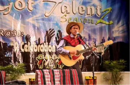  ?? Photo by Milo Brioso ?? COUNTRY BOY. A 4P's beneficiar­y from Benguet belts out a country song during the Cordillera Got Talent search of DSWD-CAR as part of the 30th Cordillera month celebratio­n.